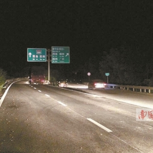 �ω�������Ī���֏�ͨ܇ �ό�����ɫ·��r�໯