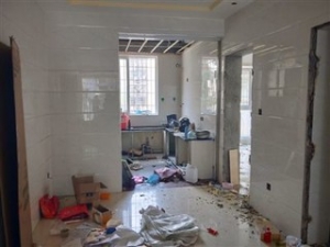 Ů�����u�¾��b����������ǰ���b��"����"