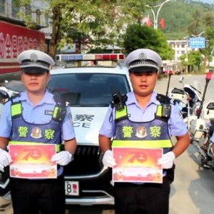 ���ֽ���ح���c���ڍ������أ�ֻ�����ĳ��и���ȫ