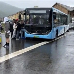 �½���ȫ��(gu��)�ο͔D�� ��(d��)��(k��)��·�¿ޣ�܇Ʊ5�f(w��n)һ���߶˻�܇�·�(gu��)��(n��i)���d��